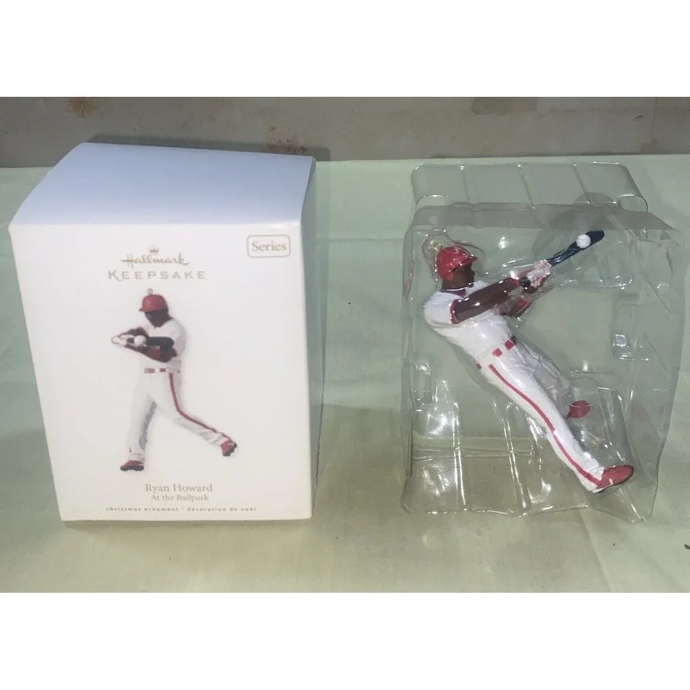 HALLMARK KEEPSAKE ORNAMENT 2010 ~‎ RYAN HOWARD AT THE BALLPARK